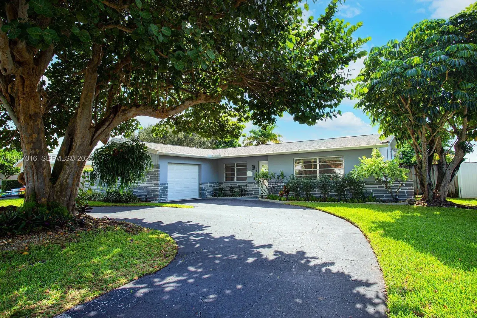 3 bedroom 2 bath Residential for sale at 4316 Jackson St, Hollywood FL 33021