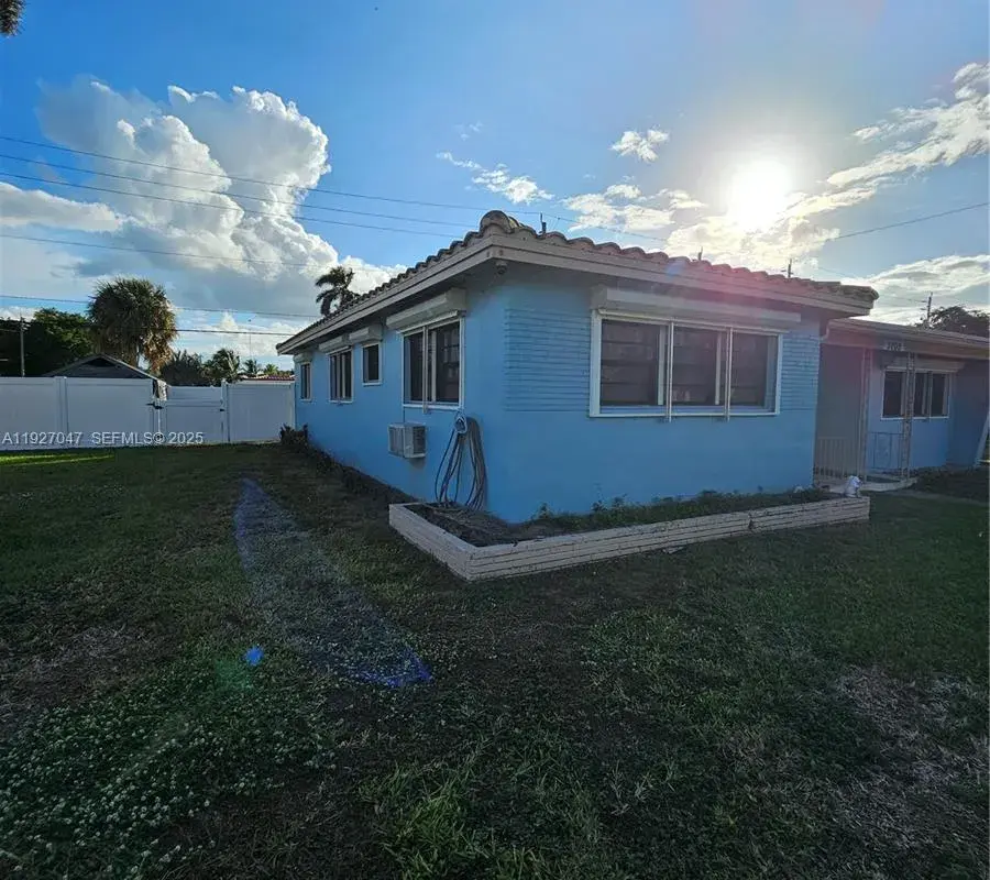3202 Pierce St # 3202, Hollywood FL 33021