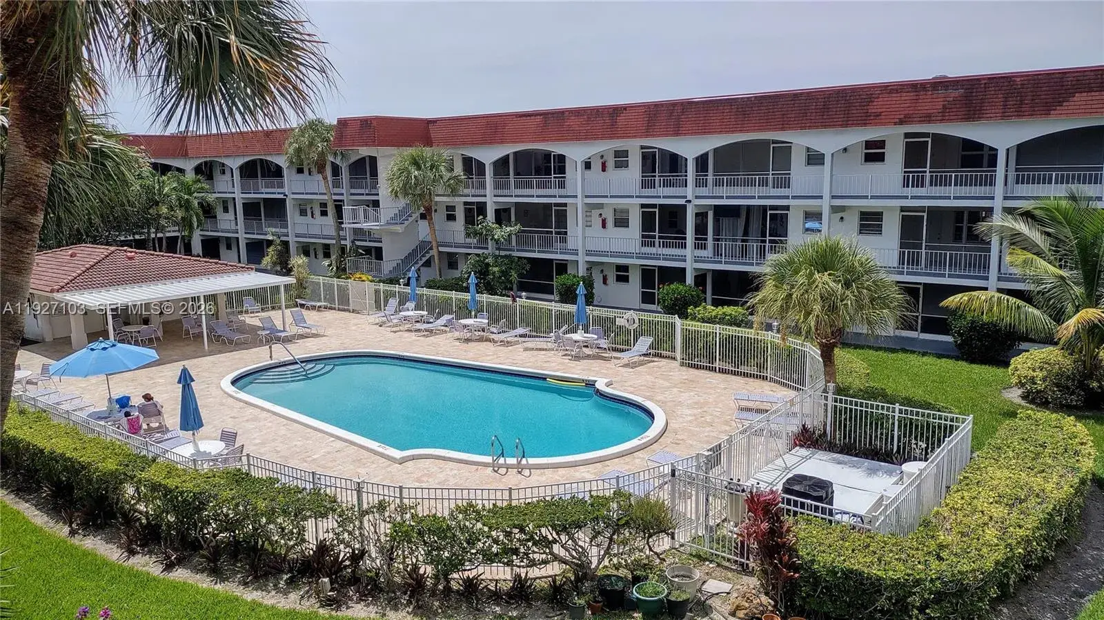 2 bedroom 2 bath Residential Lease for rent at 501 Blue Heron Dr # A, Hallandale Beach FL 33009