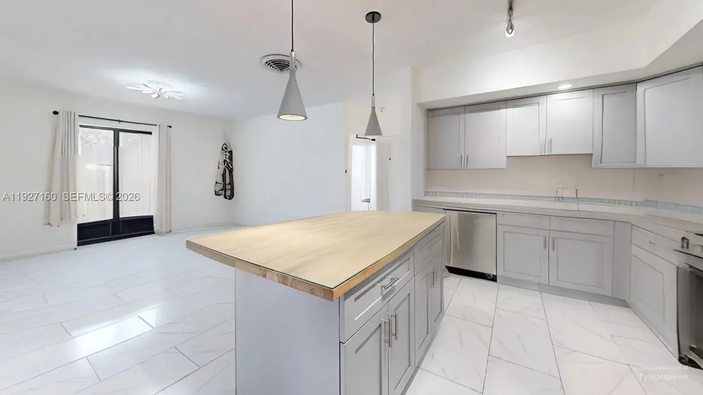 220 SW 8th Ave # 2, Hallandale Beach FL 33009