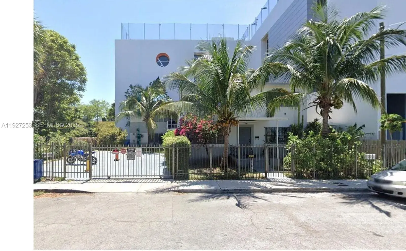 364 SW 11th St, Miami FL 33130
