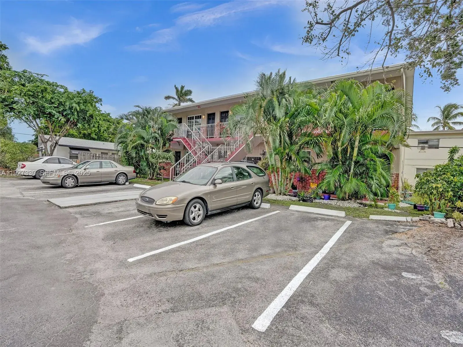 1211 NE 23rd Ave, Pompano Beach FL 33062