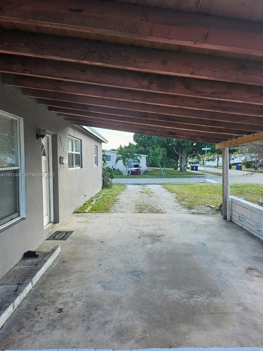 701 N 70th Ave # 0, Hollywood FL 33024