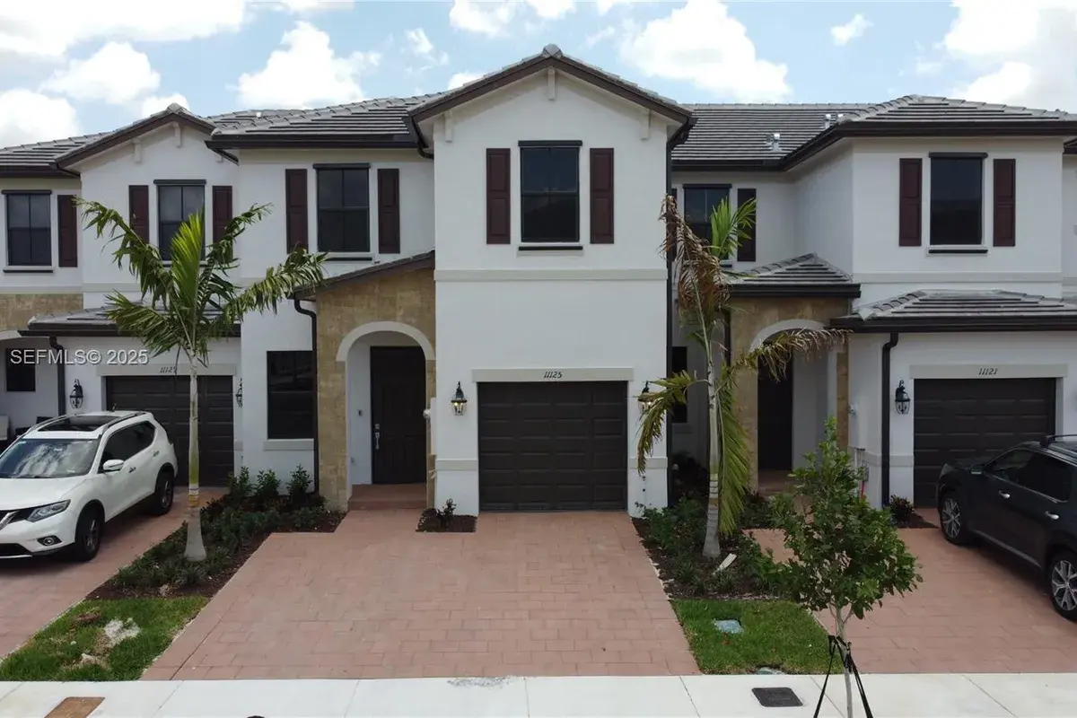 11125 W 33rd Ct, Hialeah FL 33018