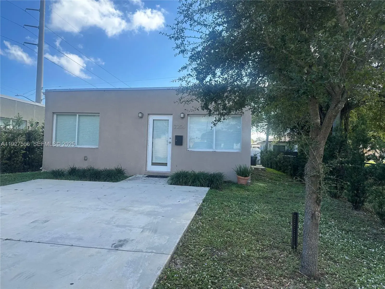 3 bedroom 2 bath Residential Lease for rent at 2206 Simms St # 2206, Hollywood FL 33020