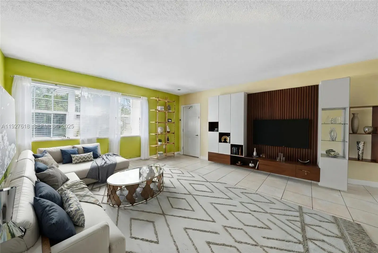 221 SE 9th Ave # 202, Pompano Beach FL 33060