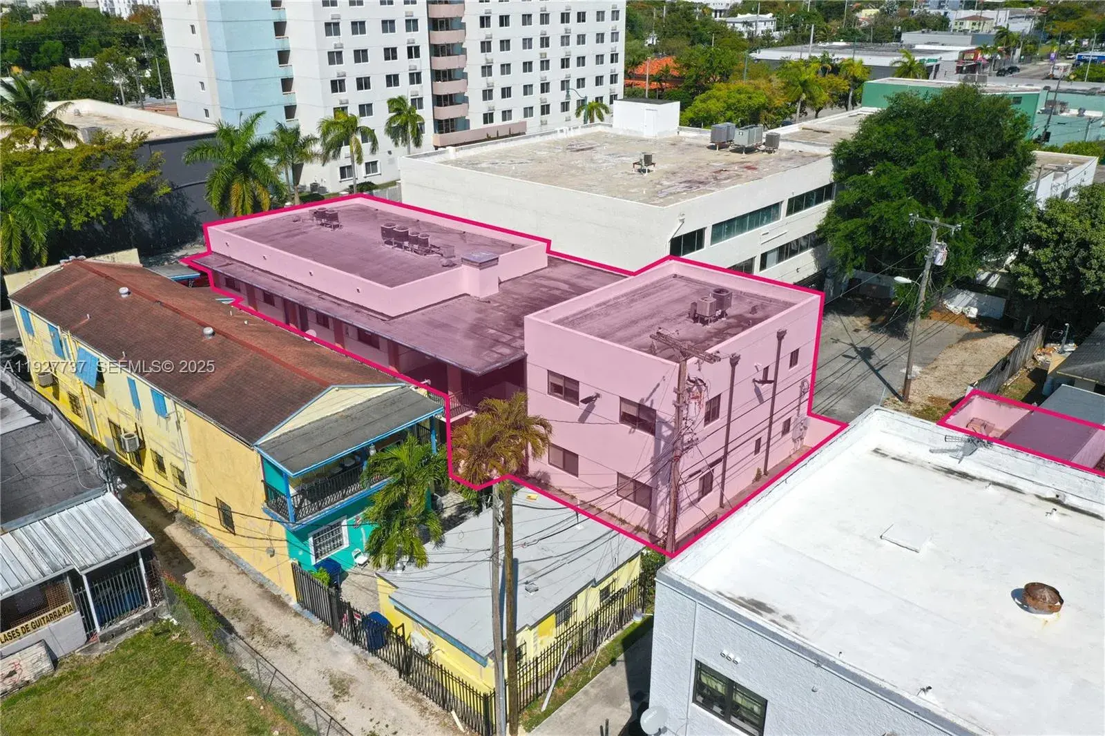 2268 SW 8th St, Miami FL 33135