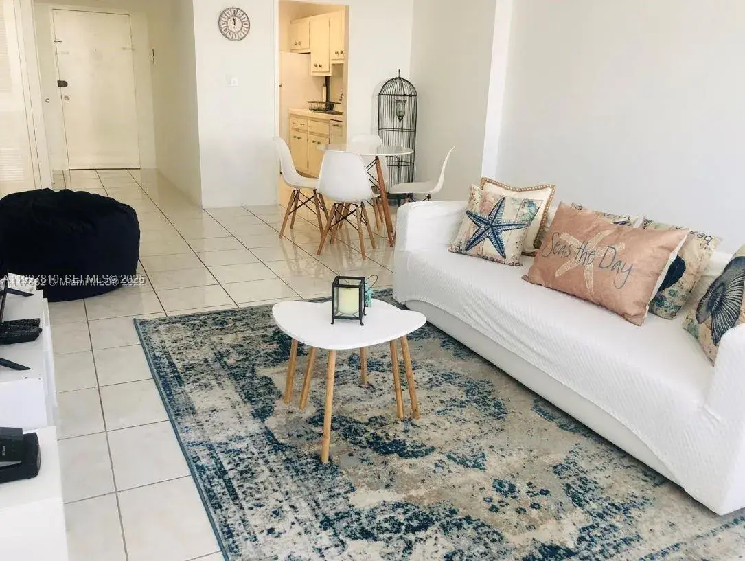 1 bedroom 1 bath Residential for sale at 100 Lincoln Rd # 541, Miami Beach FL 33139