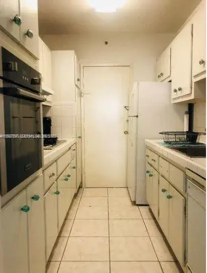 100 Lincoln Rd # 541, Miami Beach FL 33139