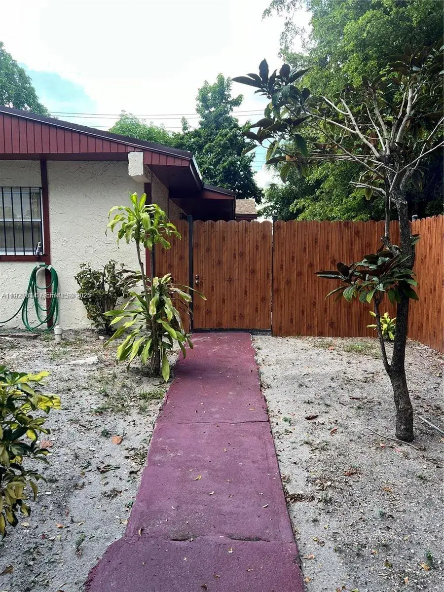 1581 NE 117 ST, Miami FL 33161
