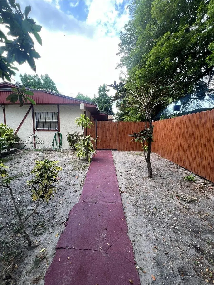 1581 NE 117 ST, Miami FL 33161