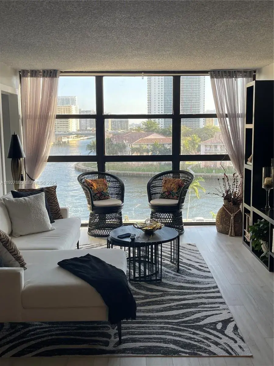 2 bedroom 2 bath Residential for sale at 200 Leslie Dr # 622, Hallandale Beach FL 33009