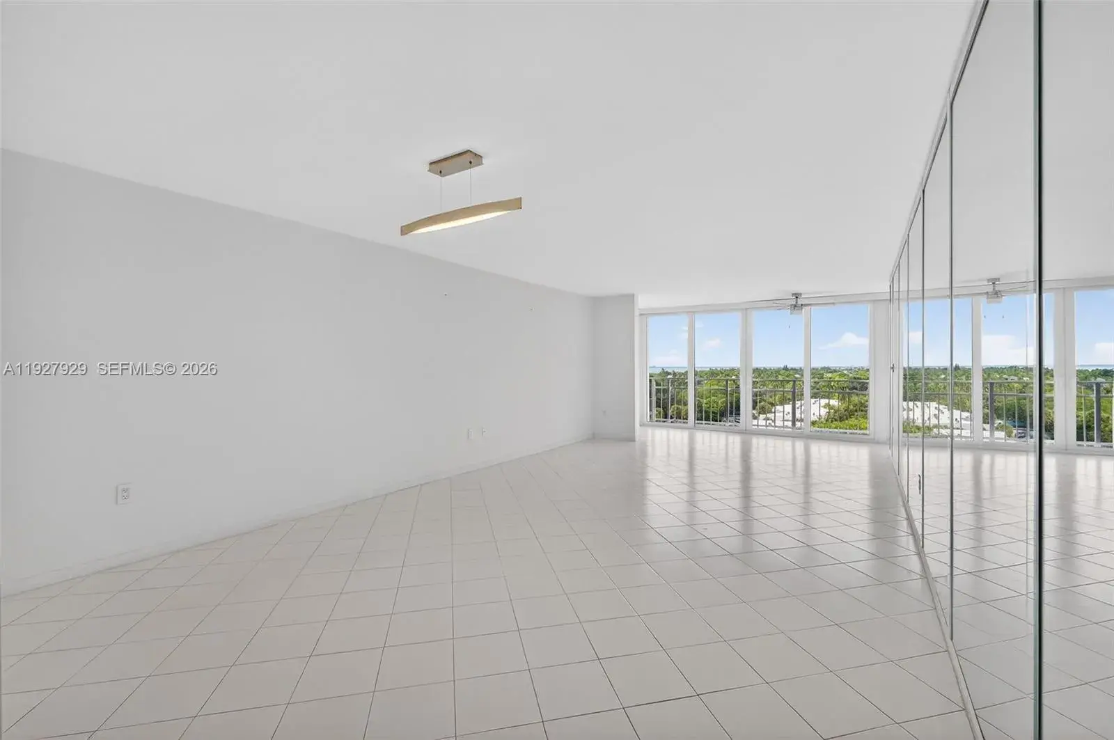 2 bedroom 2 bath for rent at 600 Grapetree Dr, Key Biscayne FL 33149