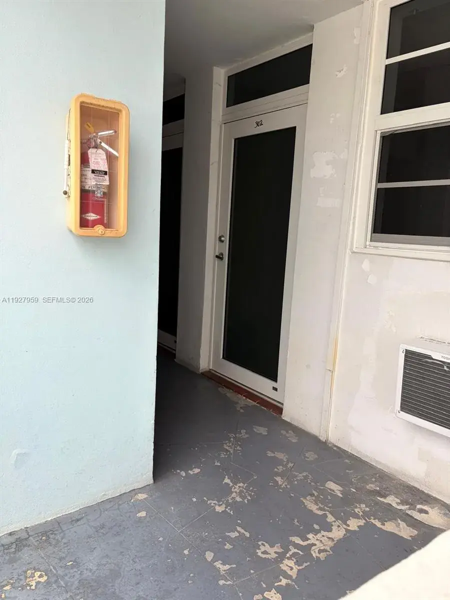 335 Collins Ave # 302, Miami Beach FL 33139