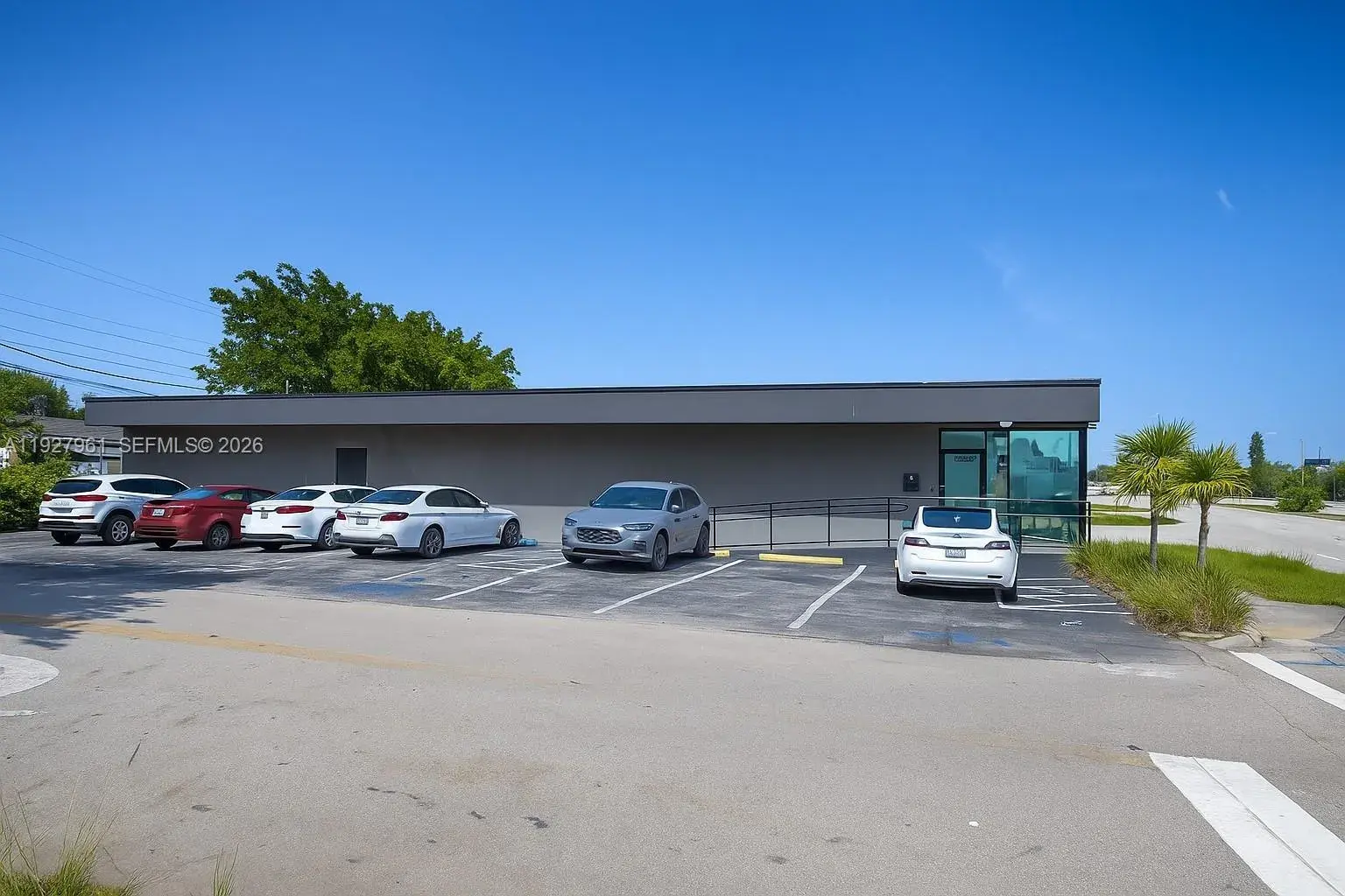 Commercial Sale for sale at 2429 Davie Blvd, Fort Lauderdale FL 33312