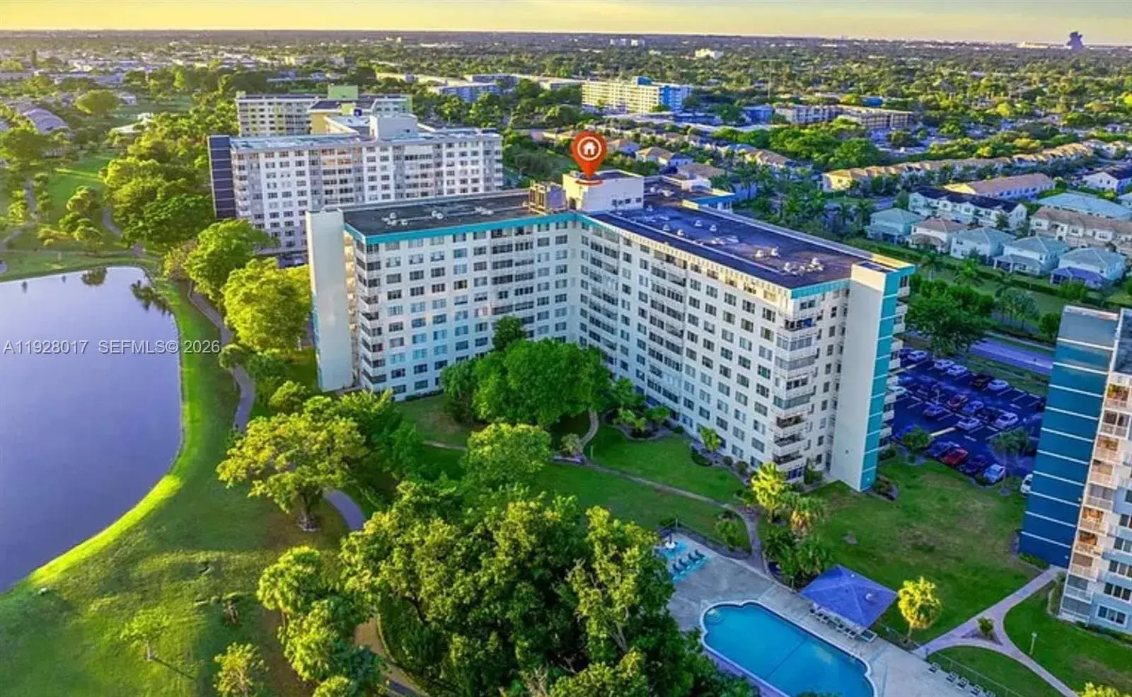1 bedroom 1 bath Residential for sale at 4330 Hillcrest Dr # 405, Hollywood FL 33021