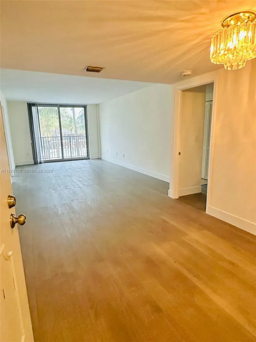 9273 Collins Ave # 207, Surfside FL 33154