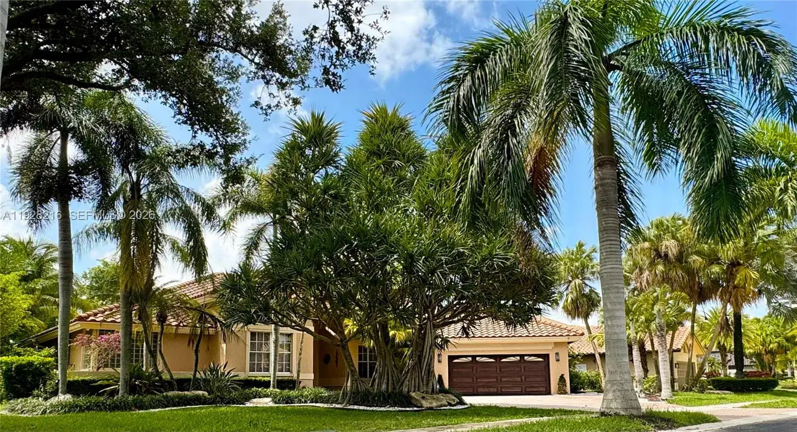 375 Sabal Way, Weston FL 33326