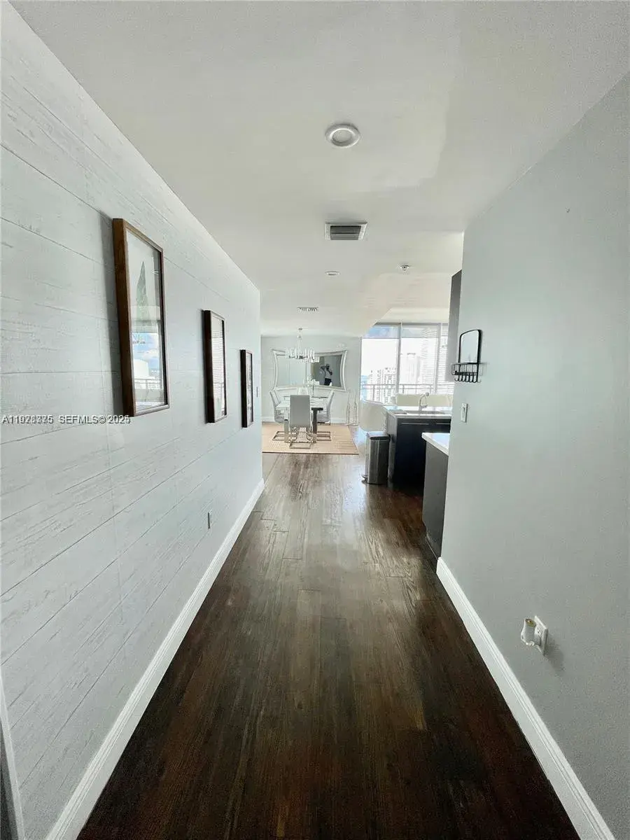 90 SW 3rd St # 4404, Miami FL 33130