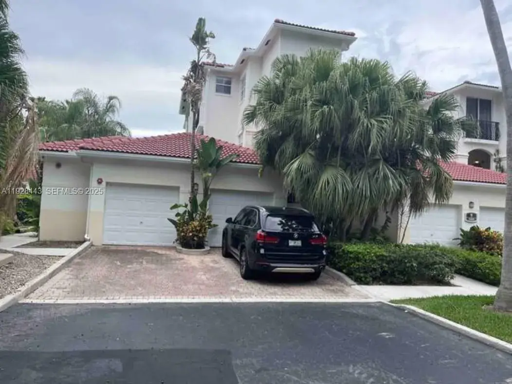 1 bedroom 1 bath Residential for sale at 3205 NE 184th St # 9302, Aventura FL 33160