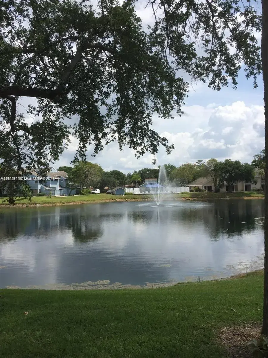 2113 Champions Way, North Lauderdale FL 33068