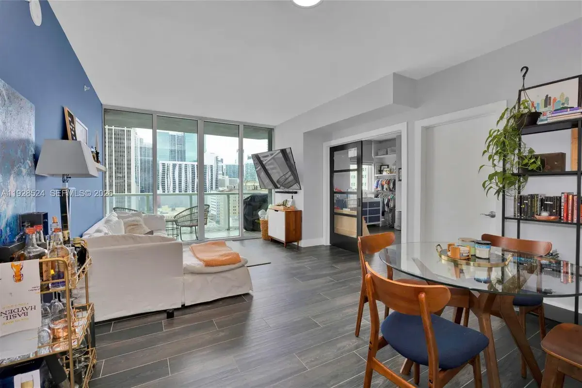 253 NE 2nd St # 1710, Miami FL 33132