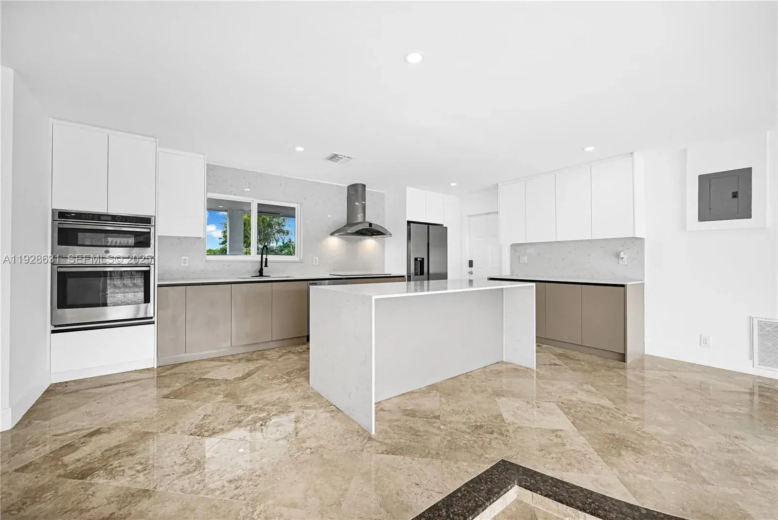 3 bedroom 3 bath Residential for sale at 5510 NE 18th Ave, Fort Lauderdale FL 33334
