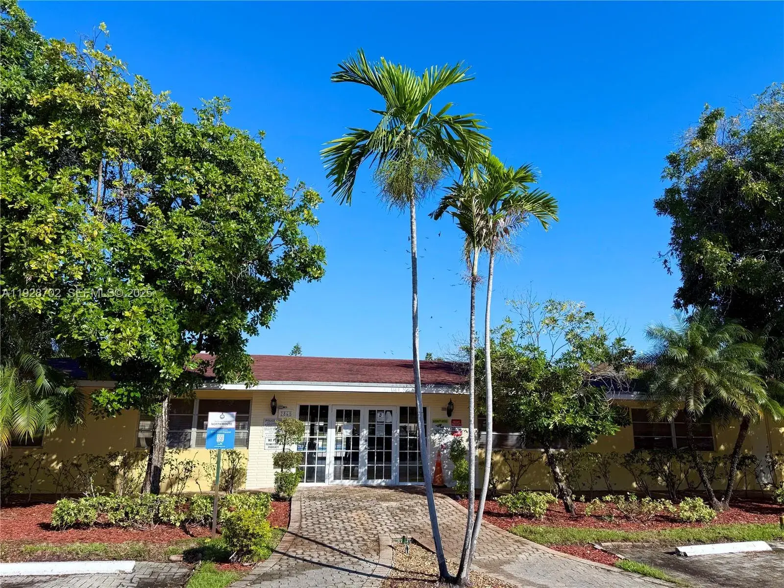 1 bedroom 1 bath Residential Lease for rent at 2820 NE 201st Ter # F217, Aventura FL 33180