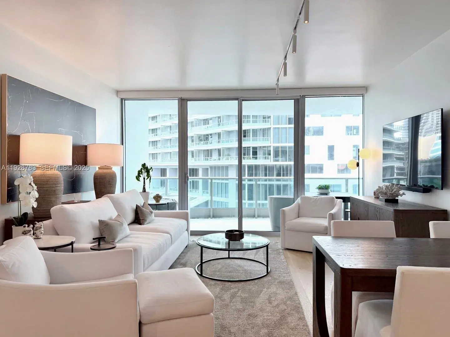 1 bedroom 1 bath Residential for sale at 1331 Brickell Bay Dr # 506, Miami FL 33131