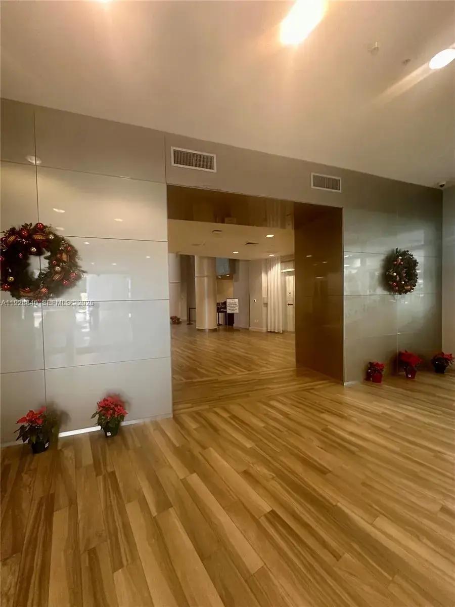 1750 N Bayshore Dr # 1615, Miami FL 33132