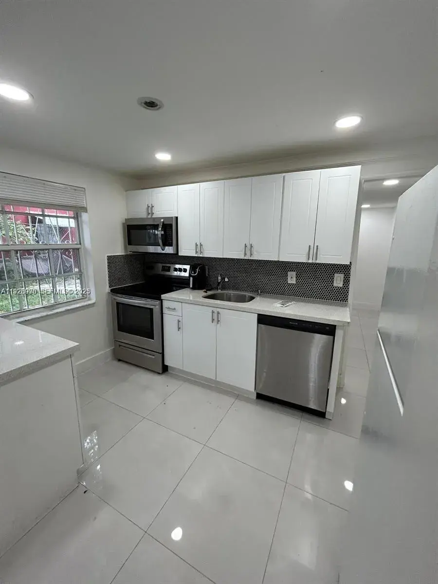 3 bedroom 1 bath Residential Lease for rent at 407 NW 33rd St # 3, Miami FL 33127
