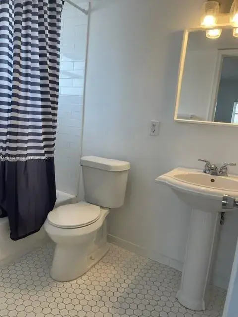 133 SE 4th Ave # 6, Hallandale Beach FL 33009
