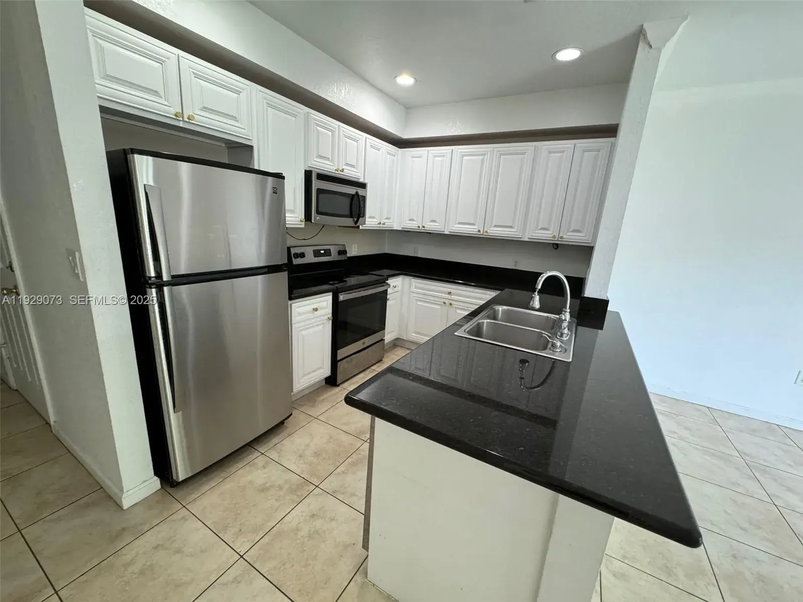 35 SE 3rd Ave # 35, Hallandale Beach FL 33009