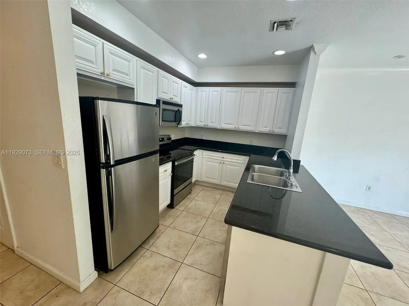 35 SE 3rd Ave # 35, Hallandale Beach FL 33009