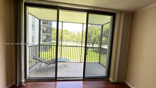 2 bedroom 2 bath for sale at 3401 N Country Club Dr # 207, Aventura FL 33180