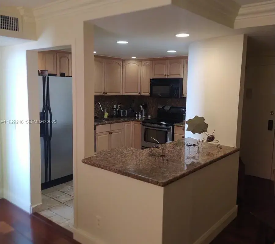 200 SE 15th Rd # 7F, Miami FL 33129