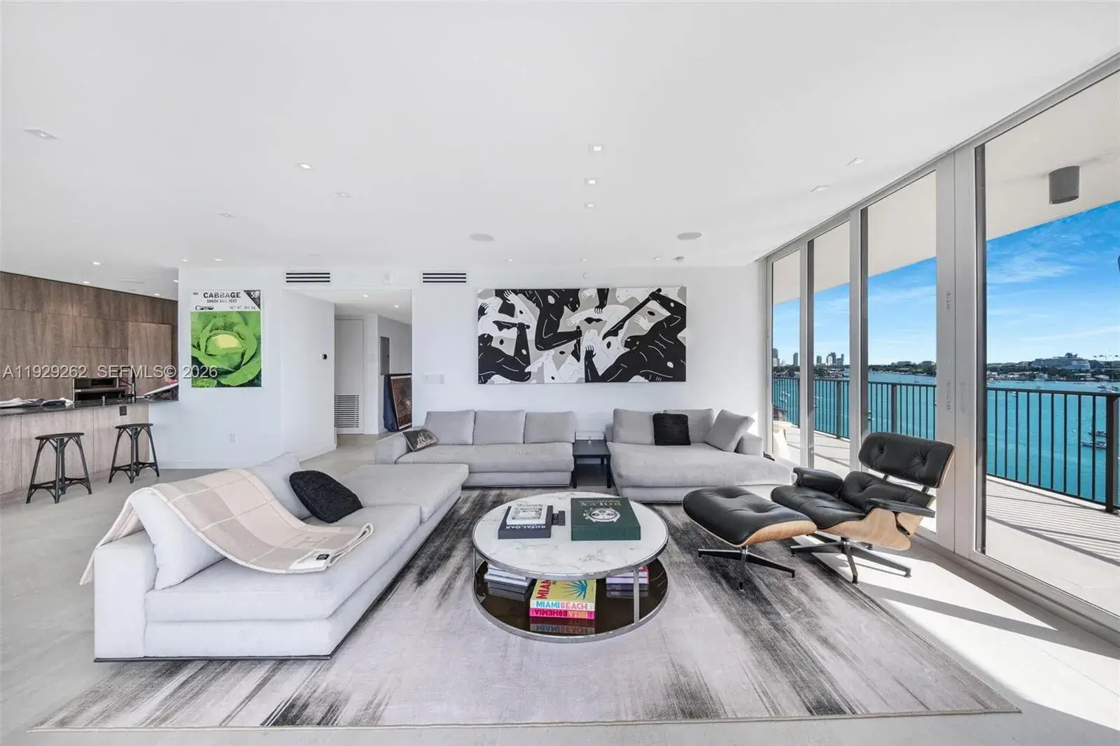 2 bedroom 2 bath Residential for sale at 1000 Venetian Way # 1004, Miami FL 33139