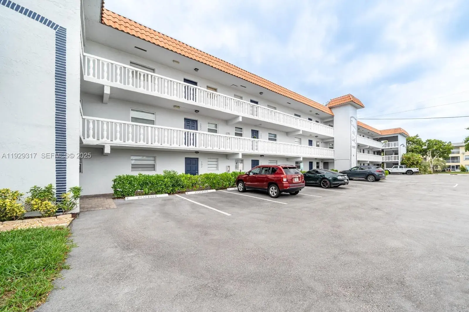 1 bedroom 1 bath Residential for sale at 1400 NE 57th St # 205, Fort Lauderdale FL 33334