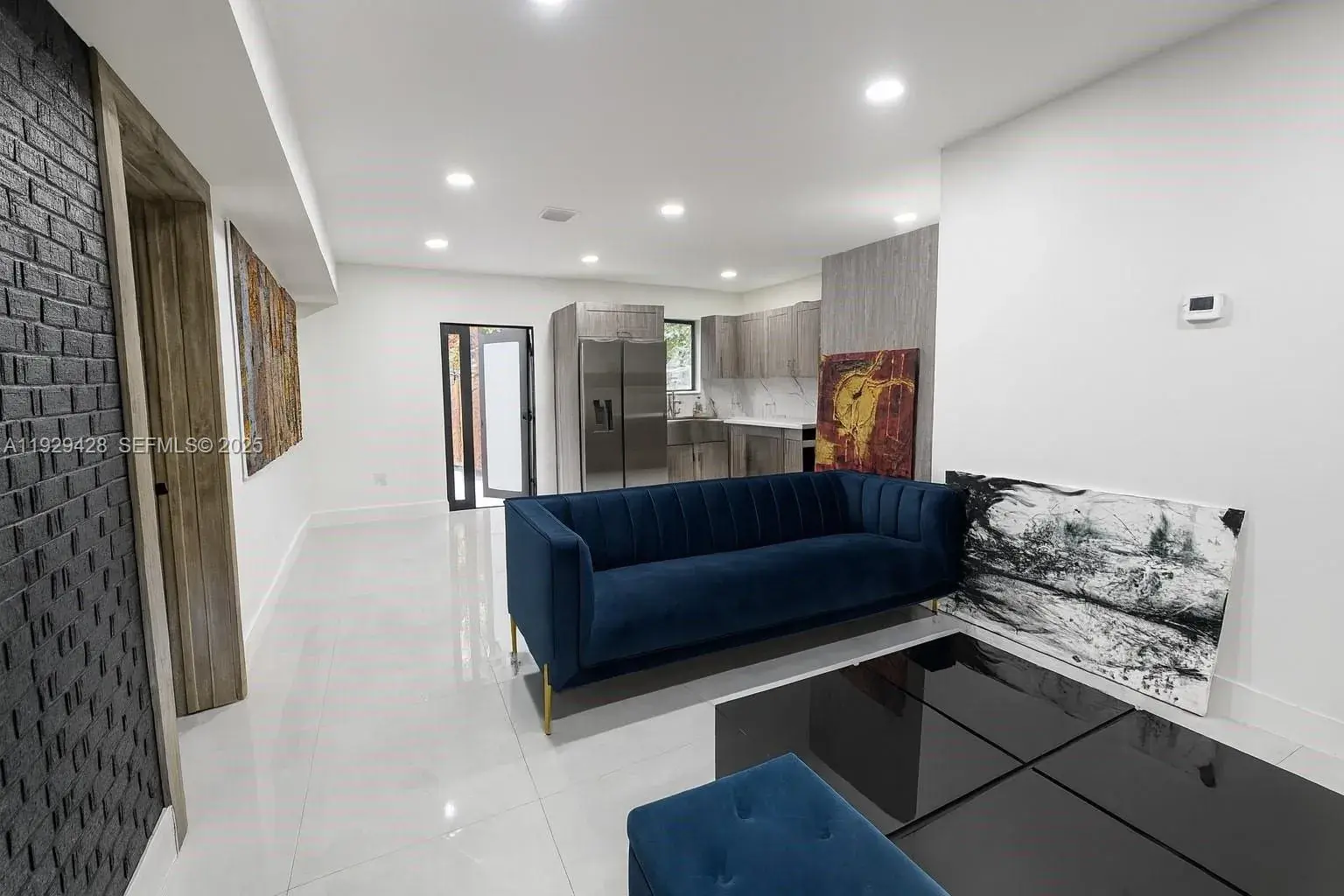926 NW 59th St # 1, Miami FL 33127