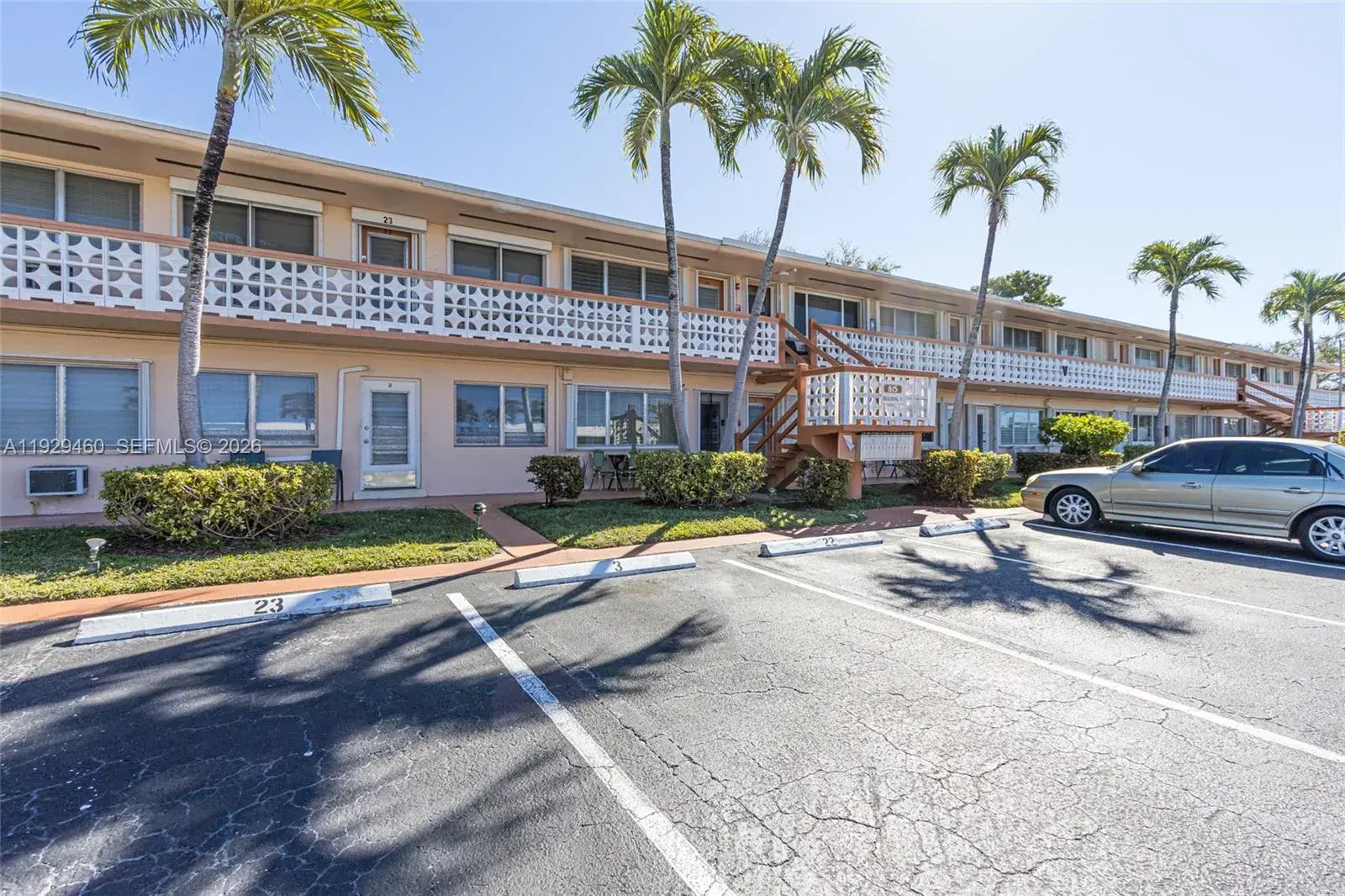 815 SW 10th Ter # 3V, Hallandale Beach FL 33009
