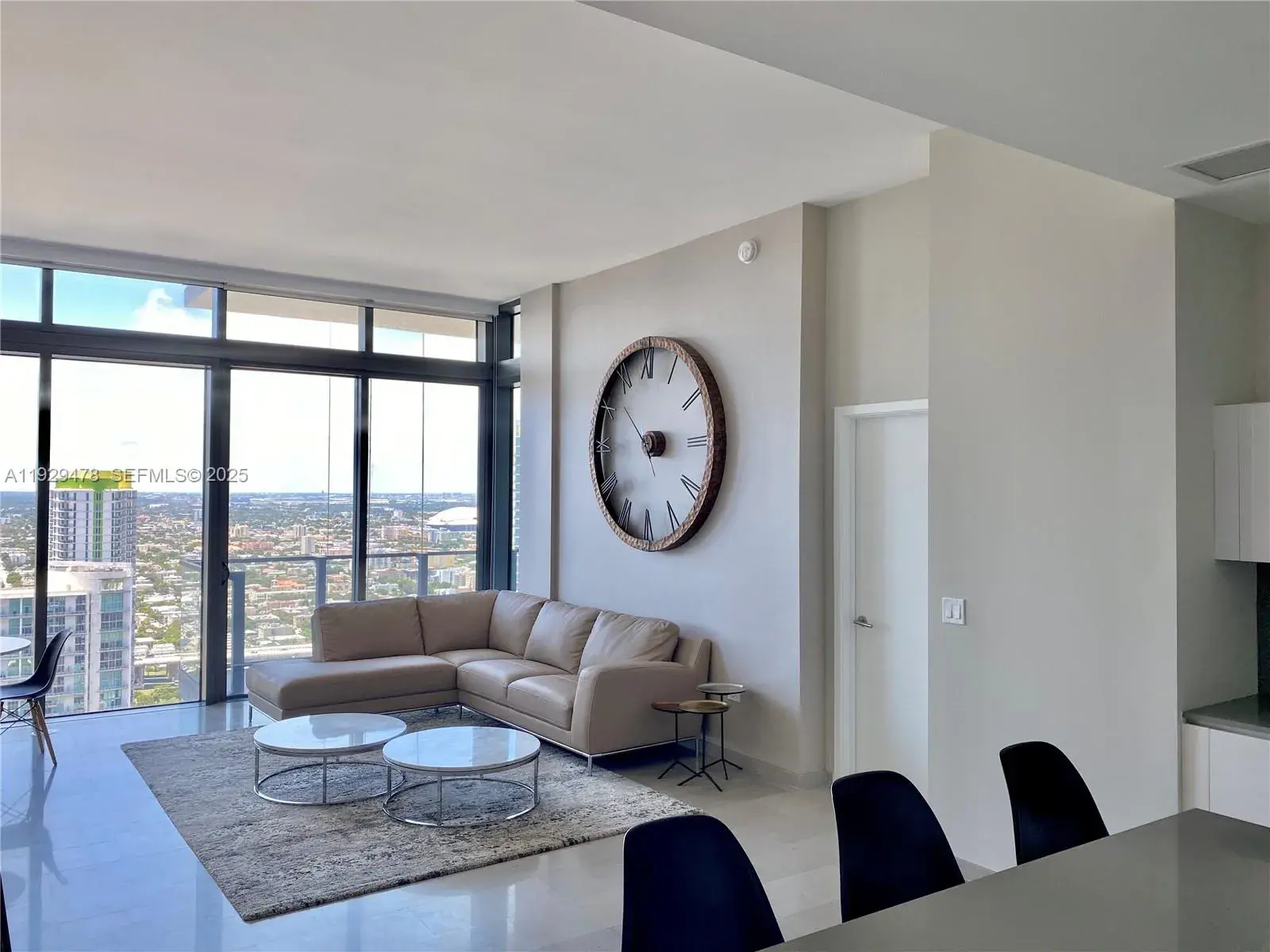 1 bedroom 1 bath Residential for sale at 68 SE 6th St # 4008, Miami FL 33131