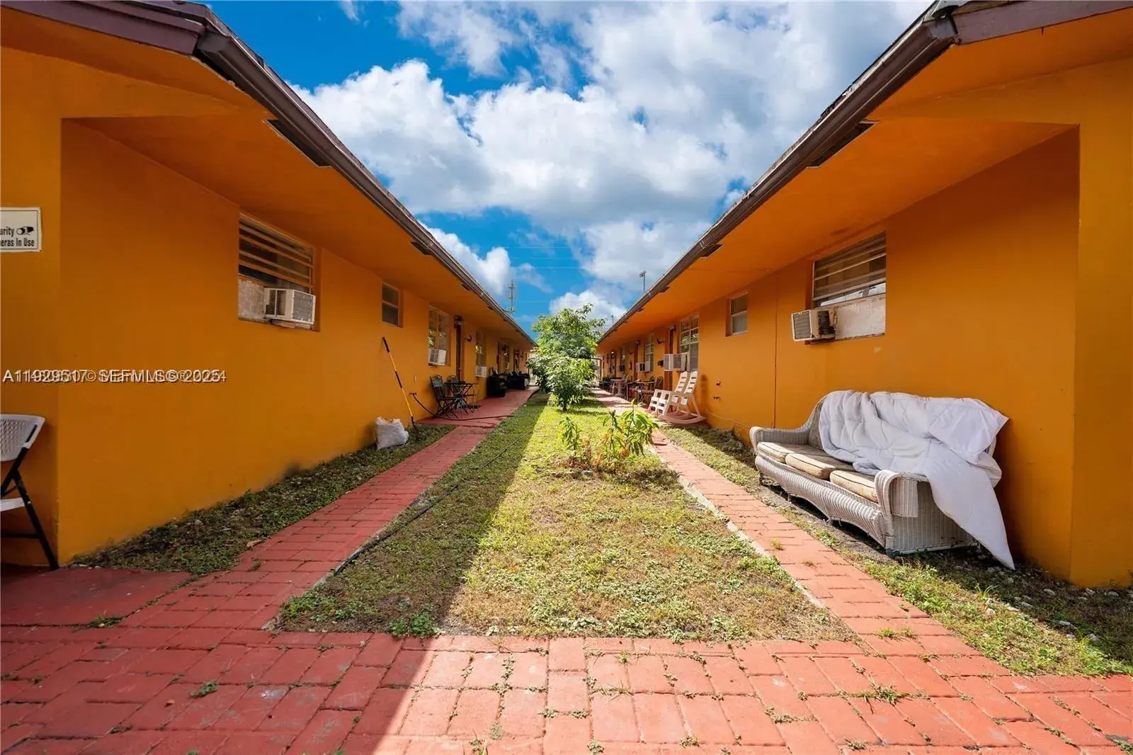 129 SE 5th St # 4, Hallandale Beach FL 33009