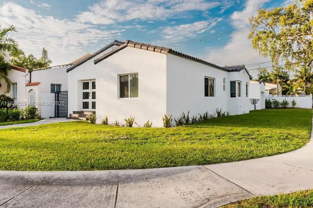 2101 SW 16th Ter, Miami FL 33145