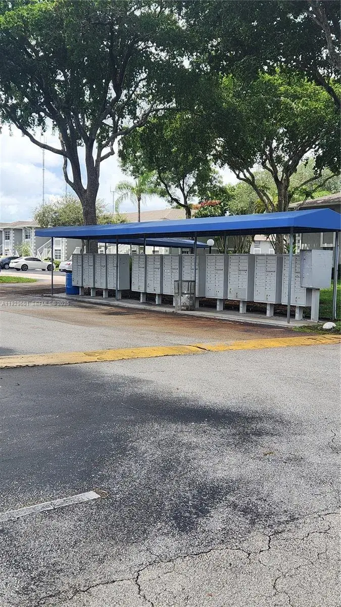 466 NE 210th Cir Ter # 10, Miami FL 33179 photo 4