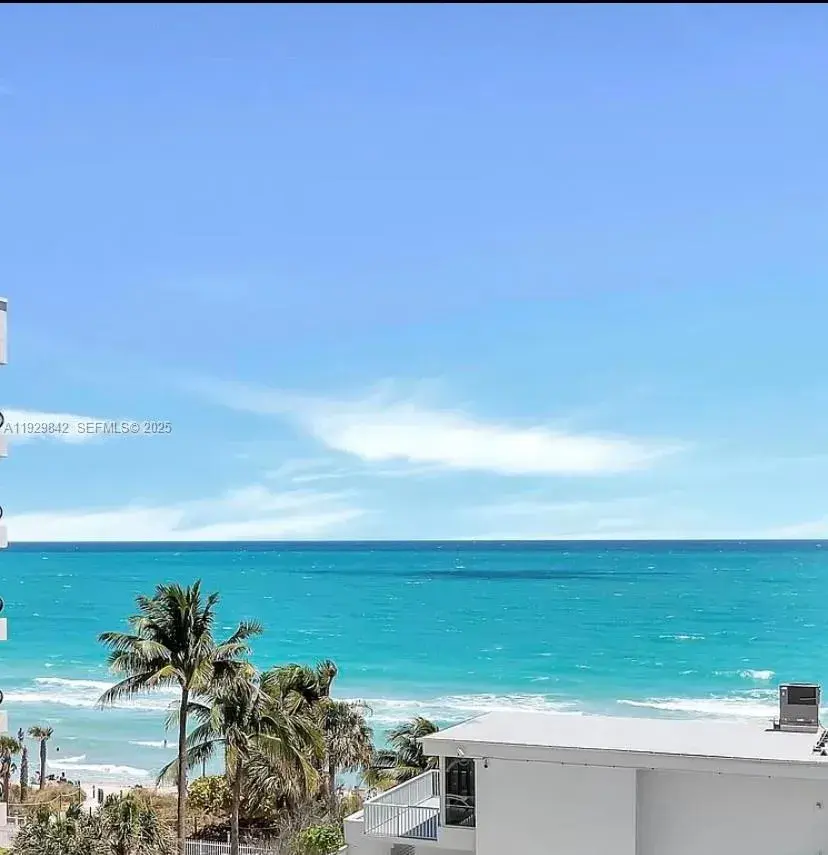 1 bedroom 1 bath Residential for sale at 5401 Collins Ave # 411, Miami Beach FL 33140
