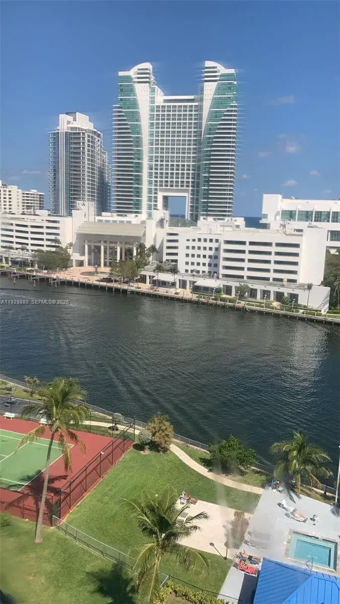 200 Leslie Dr # 1106, Hallandale Beach FL 33009