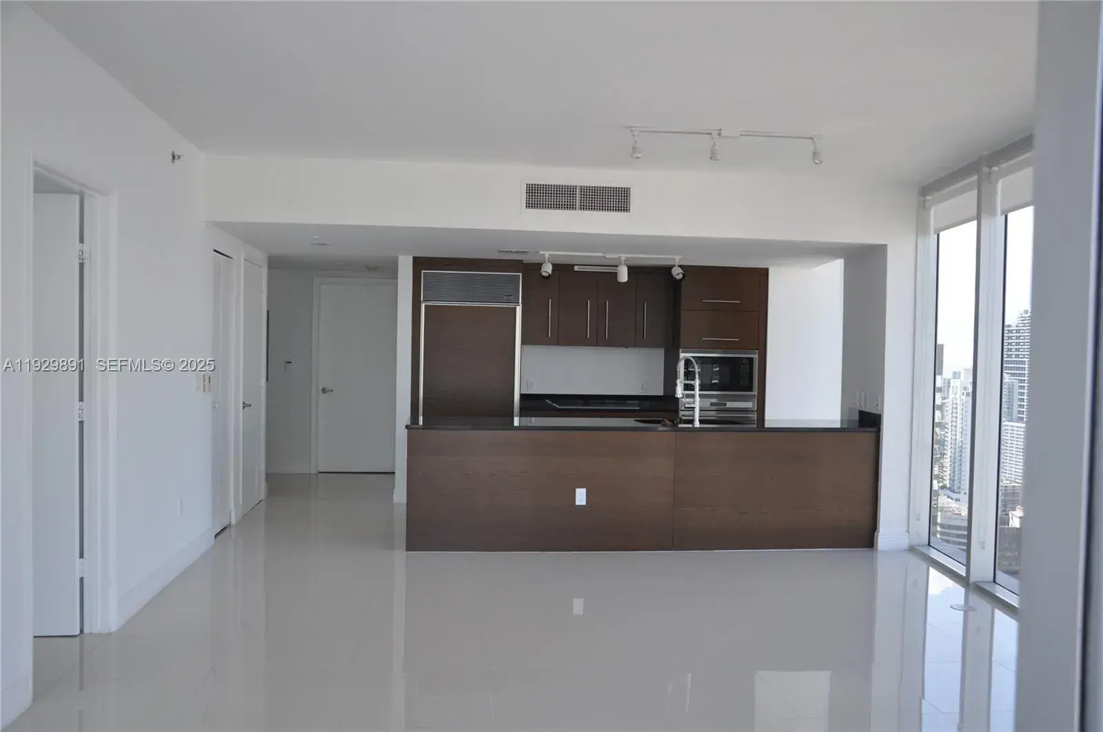 475 Brickell Ave # 4215, Miami FL 33131