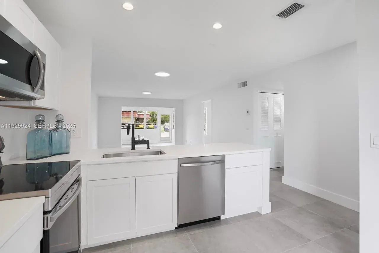 2 bedroom 2 bath Residential for sale at 737 Nantucket Cir # B, Lake Worth FL 33467