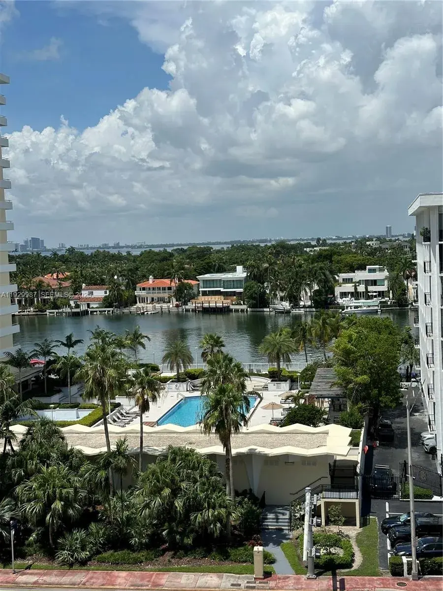 2 bedroom 2 bath Residential for sale at 5601 Collins Ave # 622, Miami Beach FL 33140