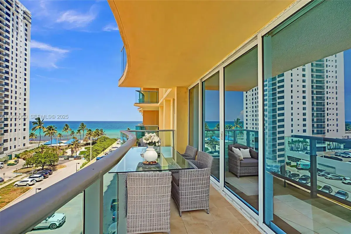 2501 S Ocean Dr, Hollywood FL 33019